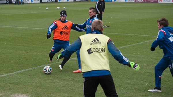 2不敌伊朗 2不敌伊朗